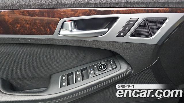 Hyundai Genesis 2016 — photo 12