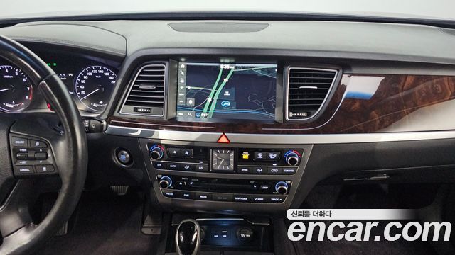 Hyundai Genesis 2016 — photo 17
