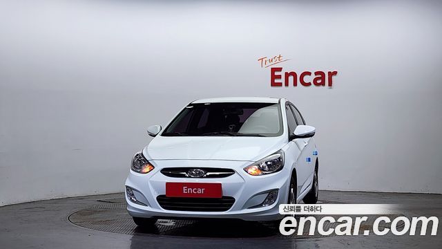 Hyundai Accent 2012 — photo 3