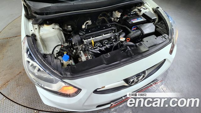 Hyundai Accent 2012 — photo 6