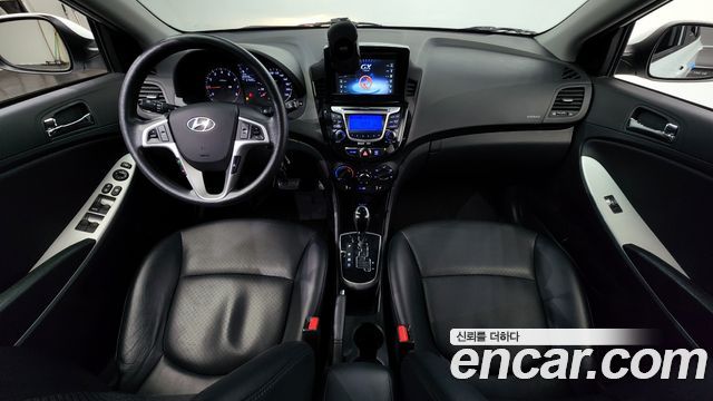 Hyundai Accent 2012 — photo 7