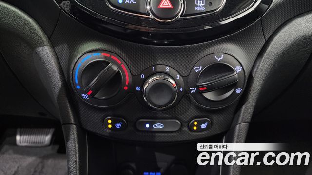 Hyundai Accent 2012 — photo 19