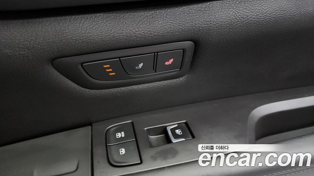 Cadillac CT6 2016 — photo 18