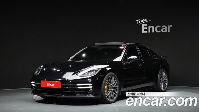 Porsche Panamera 2021 — photo 1