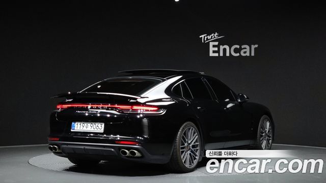 Porsche Panamera 2021 — photo 2