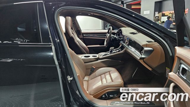 Porsche Panamera 2021 — photo 10