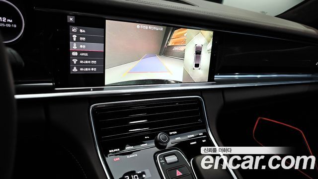 Porsche Panamera 2021 — photo 16