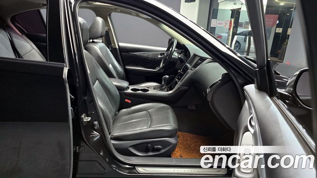 Infiniti Q50 2016 — photo 10