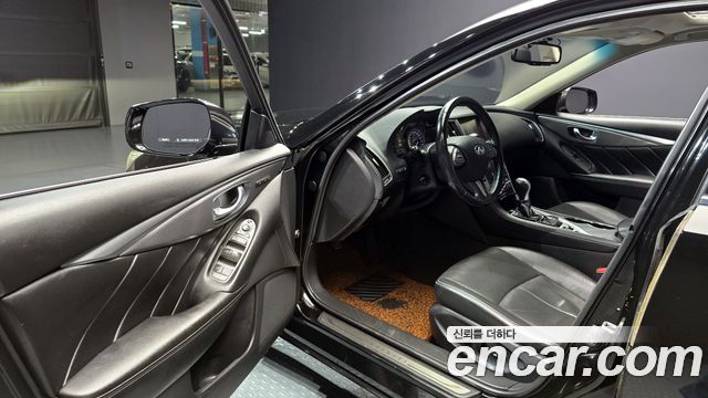 Infiniti Q50 2016 — photo 11