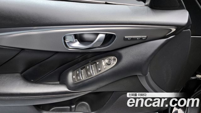 Infiniti Q50 2016 — photo 18
