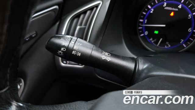 Infiniti Q50 2016 — photo 20