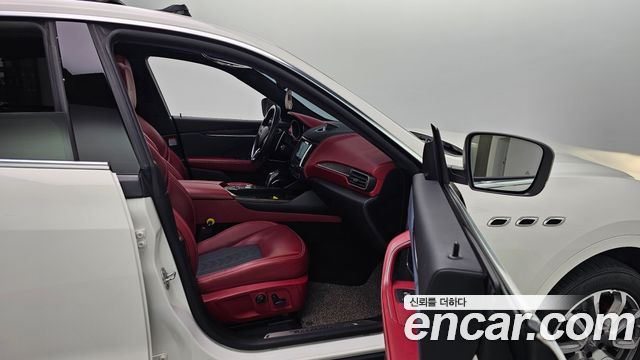 Maserati Levante 2019 — photo 11