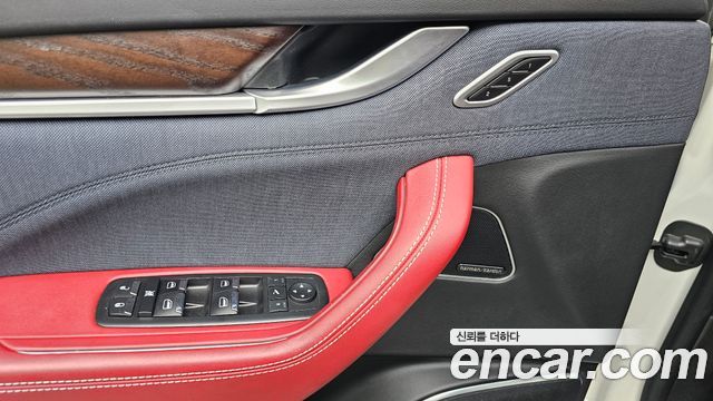 Maserati Levante 2019 — photo 18