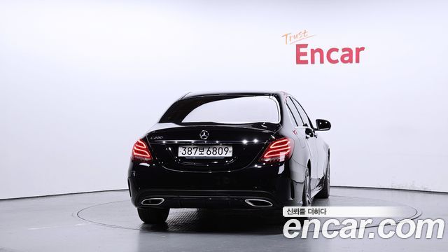 Mercedes-Benz C-Class 2017 — photo 4
