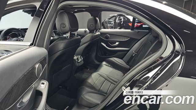 Mercedes-Benz C-Class 2017 — photo 11