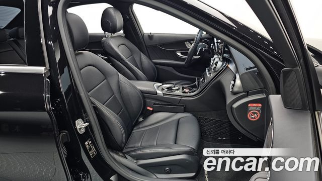 Mercedes-Benz C-Class 2017 — photo 12