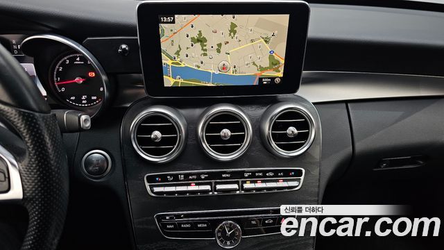 Mercedes-Benz C-Class 2017 — photo 14