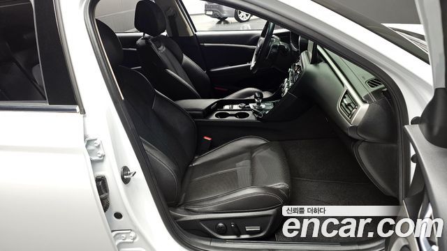 Genesis G70 2023 — photo 10