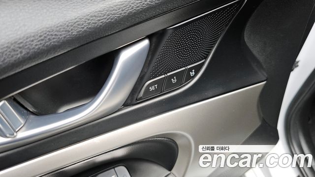 Genesis G70 2023 — photo 18