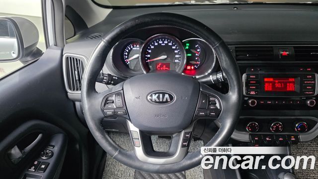 Kia pride 2017 — photo 14