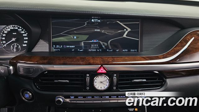 Genesis EQ900 2016 — photo 14