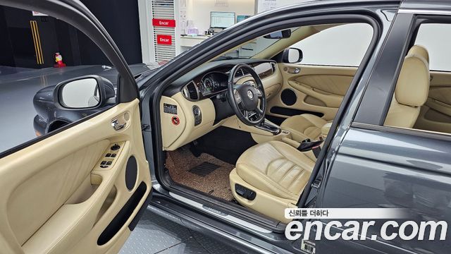 Jaguar X-TYPE 2009 — photo 11