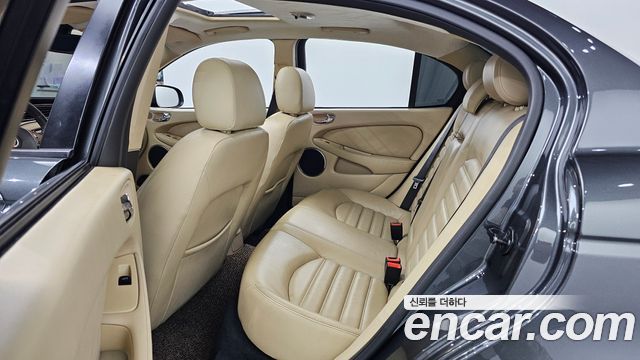 Jaguar X-TYPE 2009 — photo 13