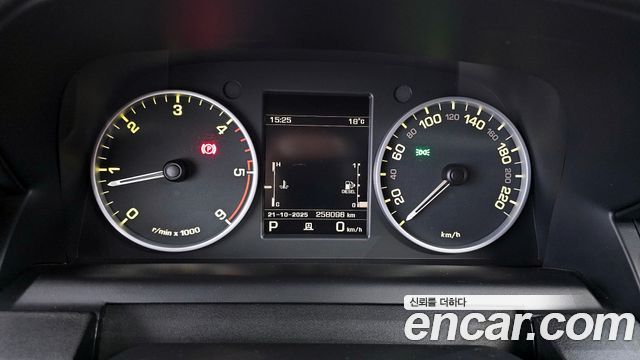 Land Rover Discovery 2012 — photo 8