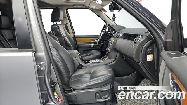 Land Rover Discovery 2012 — photo 10