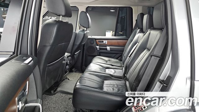 Land Rover Discovery 2012 — photo 12