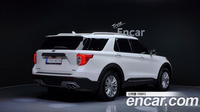 Ford Explorer 2021 — photo 2