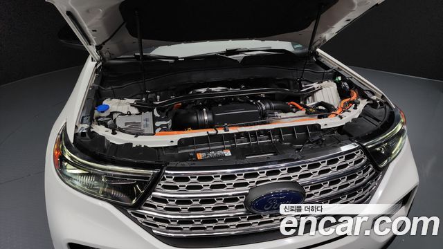 Ford Explorer 2021 — photo 6