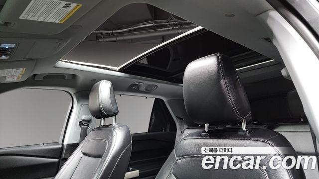 Ford Explorer 2021 — photo 17