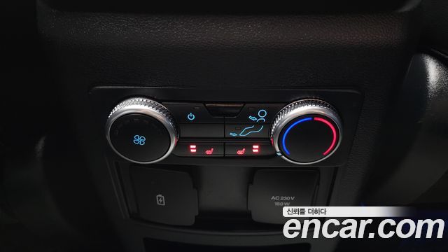 Ford Explorer 2021 — photo 19