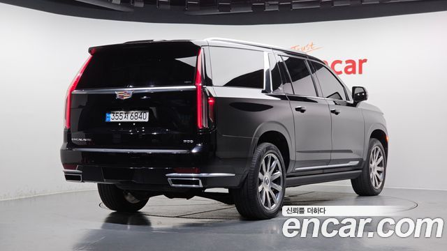 Cadillac Escalade 2022 — photo 2