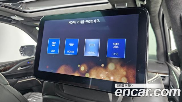 Cadillac Escalade 2022 — photo 16