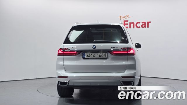 BMW X7 2021 — photo 4