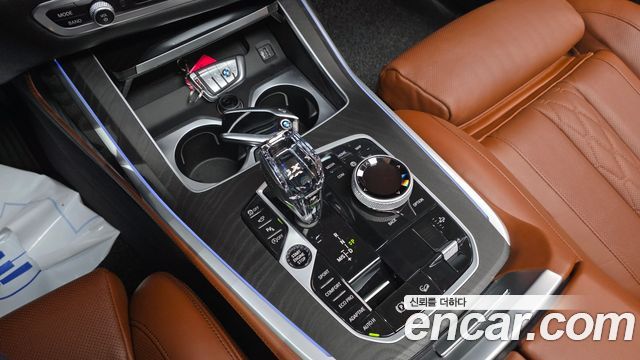 BMW X7 2021 — photo 9