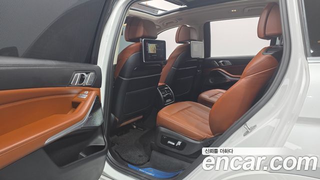 BMW X7 2021 — photo 12