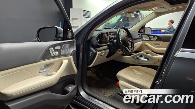 Mercedes-Benz GLS-Class 2020 — photo 10