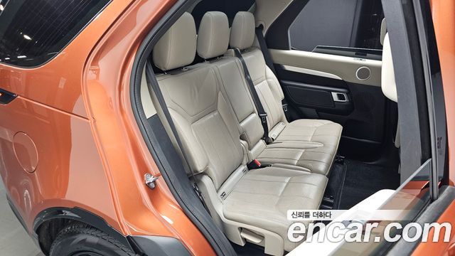 Land Rover Discovery 2020 — photo 11