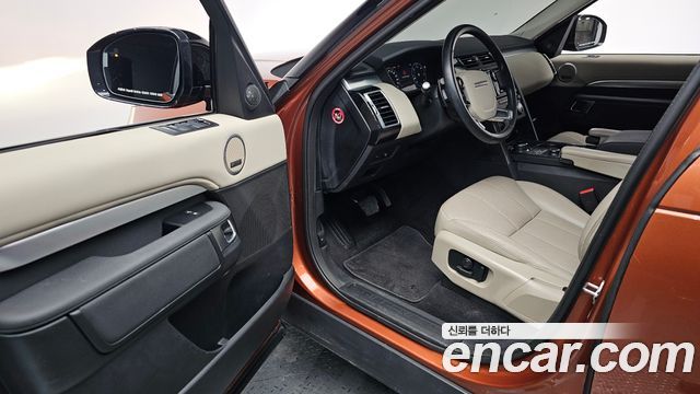 Land Rover Discovery 2020 — photo 12