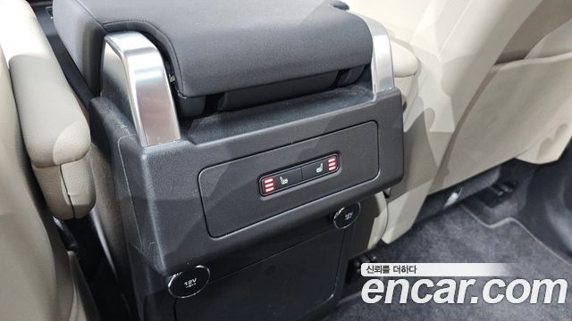 Land Rover Discovery 2020 — photo 19