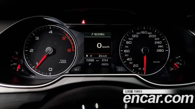 Audi A4 2013 — photo 8