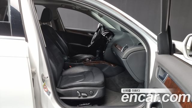 Audi A4 2013 — photo 11