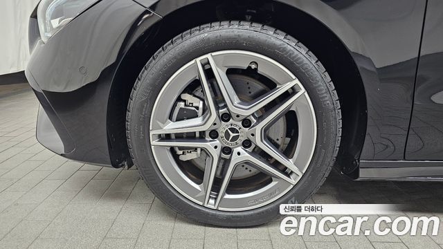 Mercedes-Benz CLA-Class 2025 — photo 5