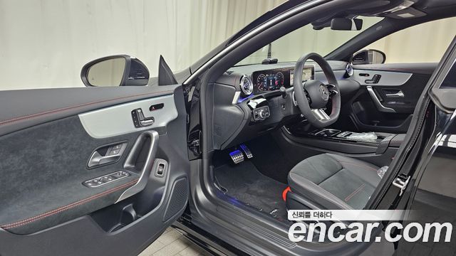 Mercedes-Benz CLA-Class 2025 — photo 10