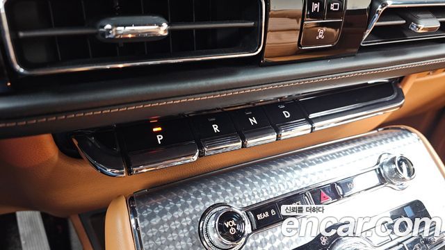 Lincoln Aviator 2020 — photo 9