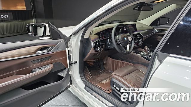 BMW Gran Turismo 2020 — photo 11