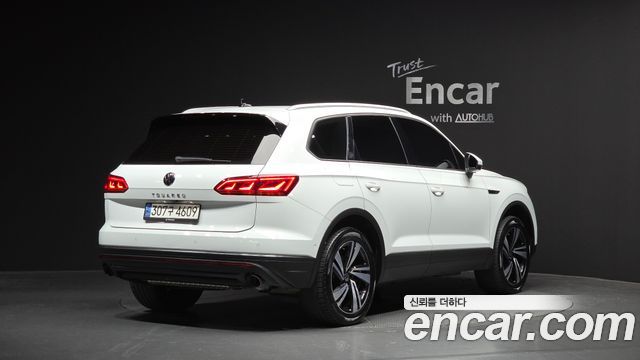 Volkswagen Touareg 2022 — photo 2